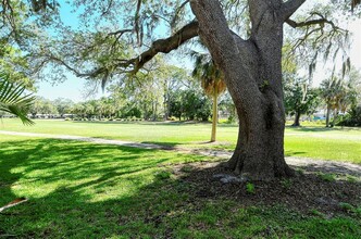 1877 Toucan Way in Sarasota, FL - Building Photo - Building Photo