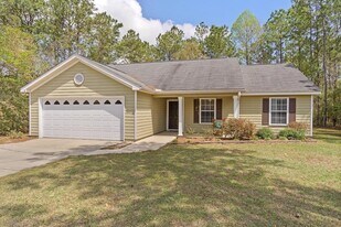 39 Chestnut Ln in Crawfordville, FL - Building Photo