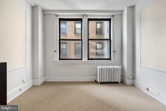 1324 Locust St in Philadelphia, PA - Building Photo - Building Photo