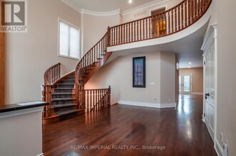 23 MacKay Dr in Richmond Hill, ON - Building Photo - Building Photo