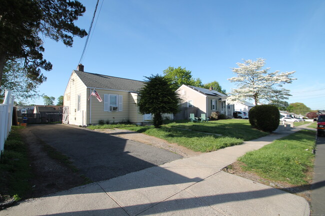 756 Merritt St in Bridgeport, CT - Building Photo - Building Photo