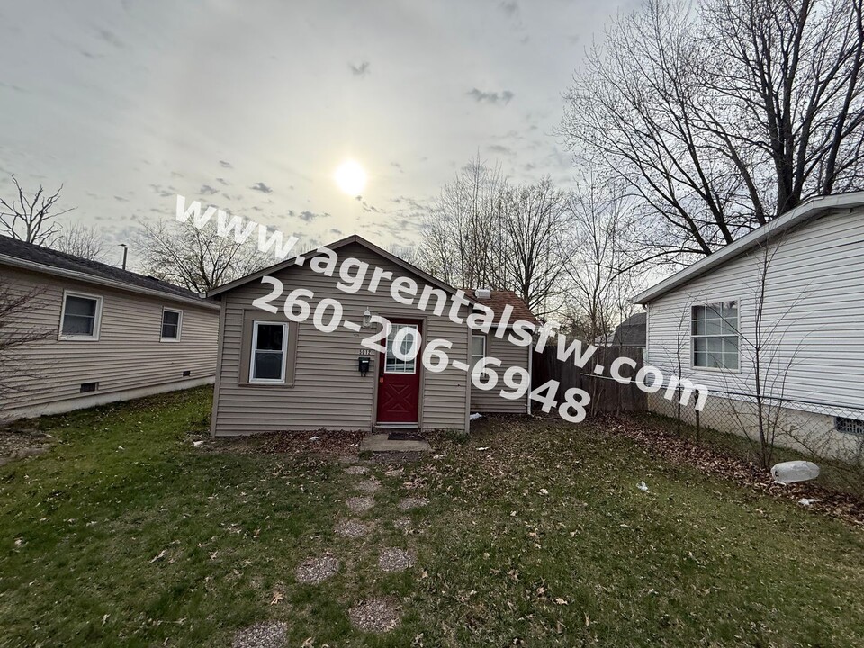 5012 S Harrison St in Fort Wayne, IN - Building Photo