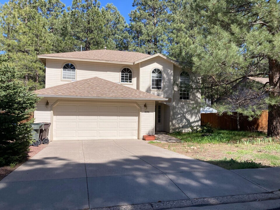 4046 S Nicholas St in Flagstaff, AZ - Building Photo