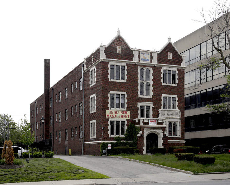 Historic Scarborough Place in Indianapolis, IN - Foto de edificio