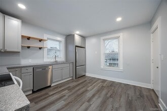 5 Orchard Pl in Poughkeepsie, NY - Building Photo - Building Photo