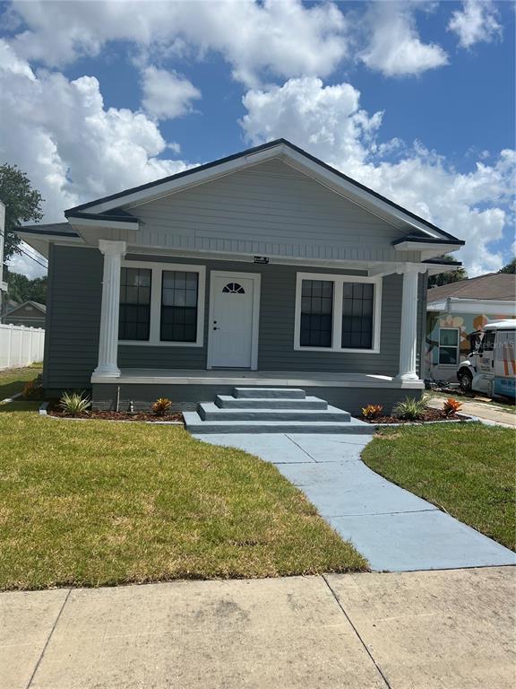 property at 2111 W Cass St