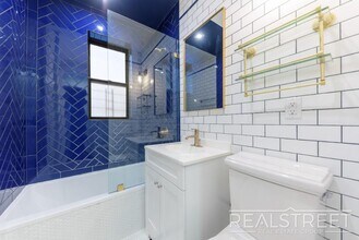 4 bed | 3 Full Bath In Prime Brooklyn Heights in Brooklyn, NY - Building Photo - Building Photo