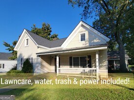 160 N Broad St in Winder, GA - Building Photo