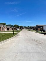 31 Mornings Cir in New Martinsville, WV - Building Photo