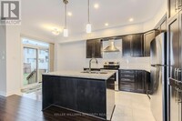 660 Capricorn Cir in Ottawa, ON - Building Photo - Building Photo