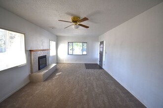 995 Cleveland St in Lebanon, OR - Building Photo - Building Photo