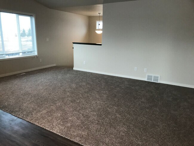 4533 13th St S in Moorhead, MN - Building Photo - Building Photo