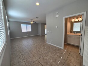 6579 Dolian Creek St in Las Vegas, NV - Building Photo - Building Photo