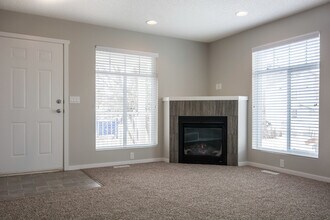 4705-D-4749 49 Ave in Leduc, AB - Building Photo - Building Photo