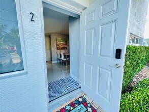 1705 N Riverside Dr, Unit 2 in Pompano Beach, FL - Building Photo - Building Photo