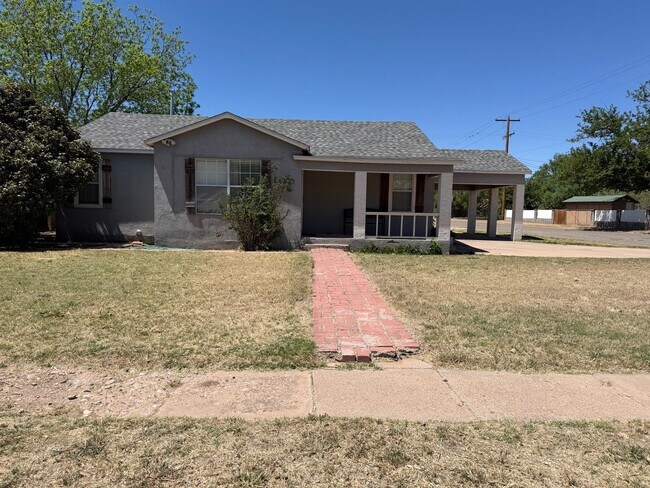 1700 S Avenue B in Portales, NM - Building Photo - Building Photo