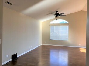 1609 Fredericksburg Ln in Aurora, IL - Building Photo - Building Photo