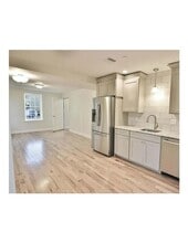 37 Pine St, Unit 3 in Oxford, PA - Building Photo - Building Photo