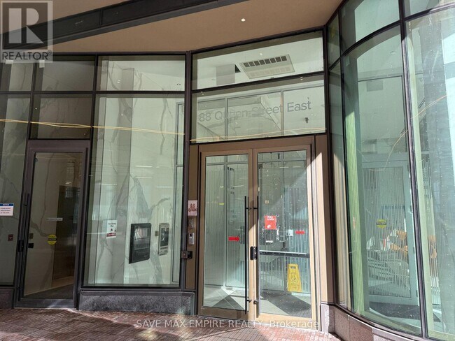 88 Queen St E in Toronto, ON - Building Photo - Building Photo