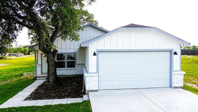 property at 807 N Polk St