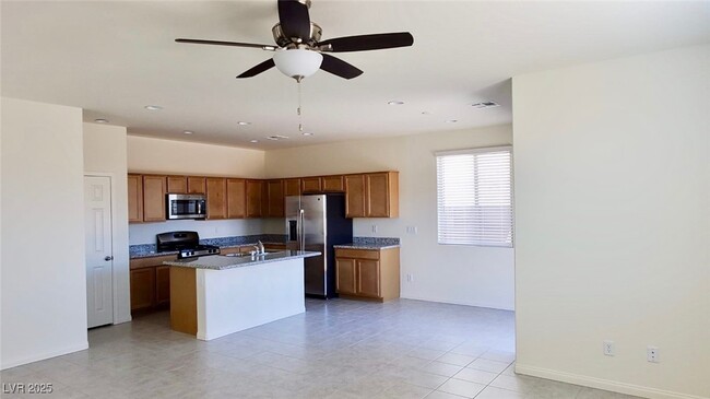 4155 Spring Storm Ave in North Las Vegas, NV - Building Photo - Building Photo