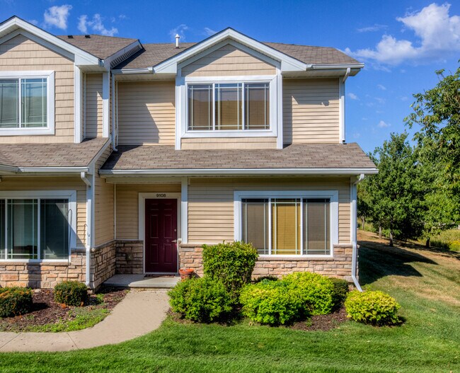 8601 Westown Pky, Unit 11105 in West Des Moines, IA - Building Photo - Building Photo