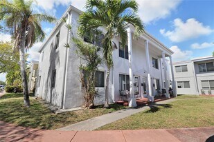 8100 Crespi Blvd in Miami Beach, FL - Building Photo