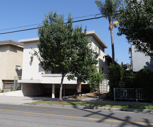 11621 Ohio Ave in Los Angeles, CA - Building Photo - Building Photo