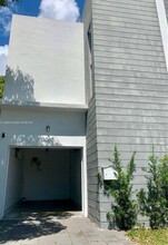 3065 SW 27th Terrace in Miami, FL - Foto de edificio - Building Photo