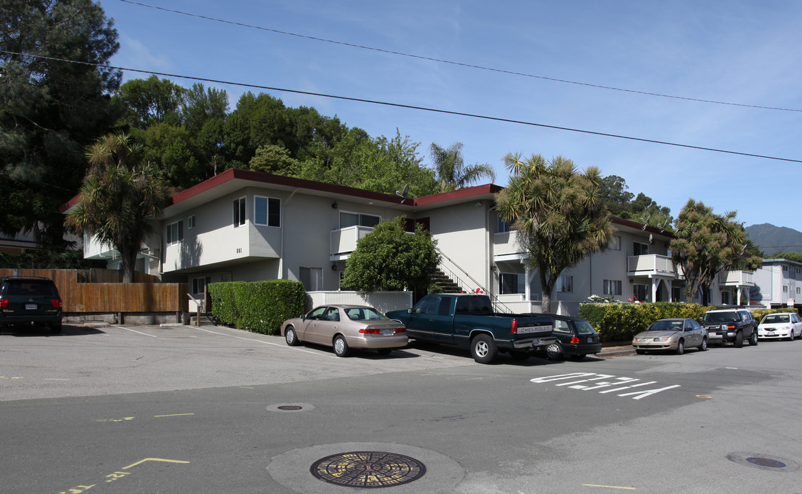 801 Meadowsweet in Corte Madera, CA - Building Photo