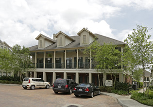 Chenier Apartments in Mandeville, LA - Foto de edificio - Building Photo