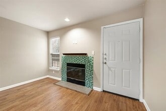 7685 Northcross Dr in Austin, TX - Building Photo - Building Photo