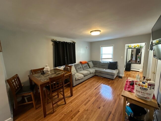 154 Vine St in Everett, MA - Building Photo - Building Photo