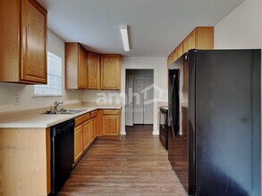 3913 Tyler Bluff Ln in Raleigh, NC - Foto de edificio - Building Photo