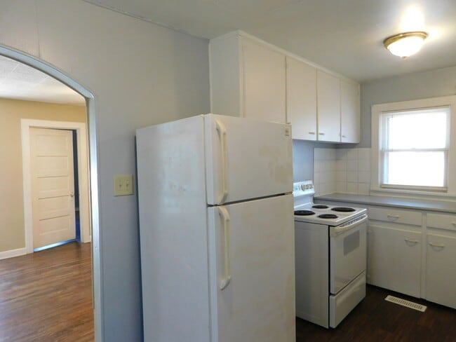 106 S Arthur St in El Dorado, KS - Building Photo - Building Photo