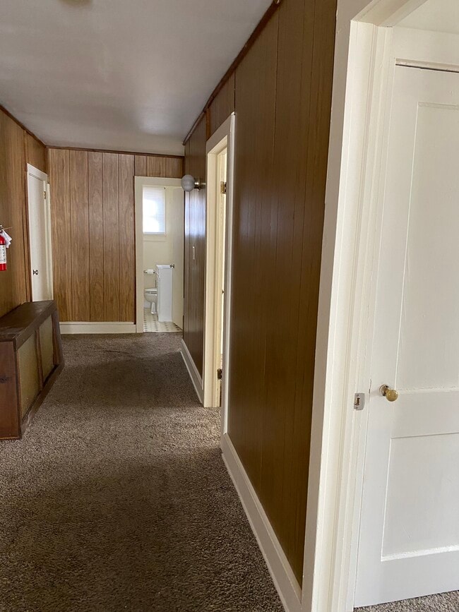 63 E Railroad Ave in Jamesburg, NJ - Foto de edificio - Building Photo