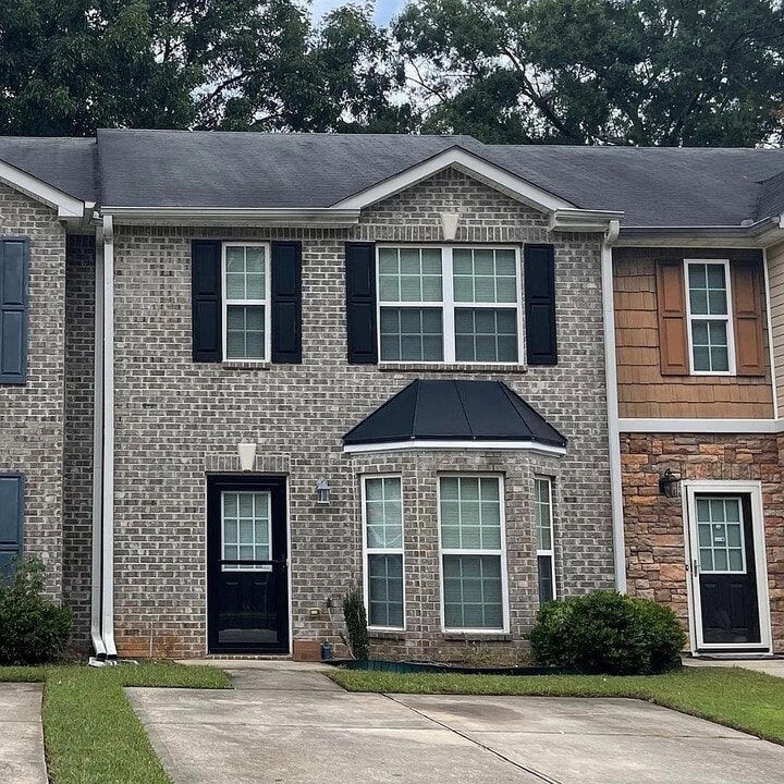 8356 Carlington Ln in Jonesboro, GA - Building Photo