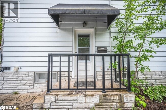 property at 54 Sophia St E