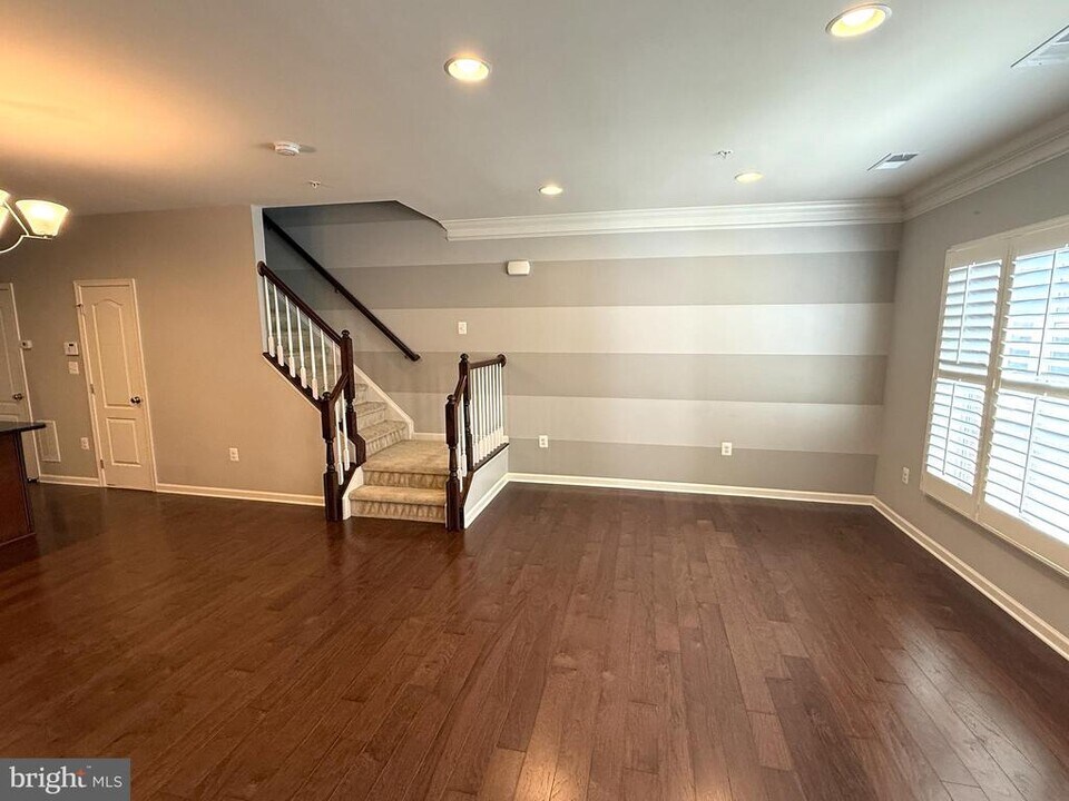 43132 Thoroughfare Gap Terrace in Brambleton, VA - Building Photo