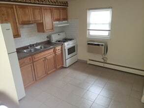 6230 W 64th Pl, Unit 4 in Chicago, IL - Building Photo - Building Photo