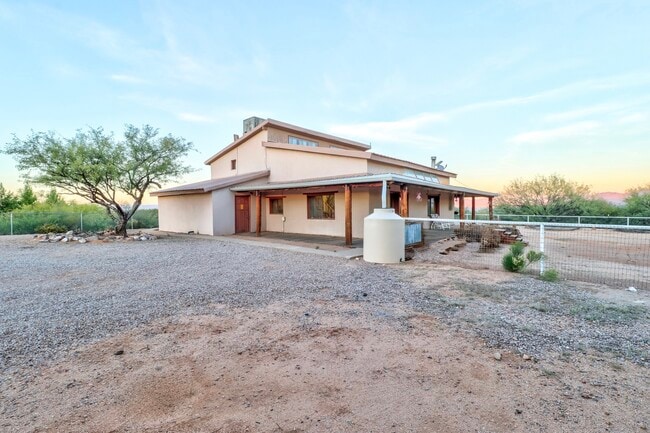 1063 S Big Bear Rd in Benson, AZ - Building Photo - Building Photo