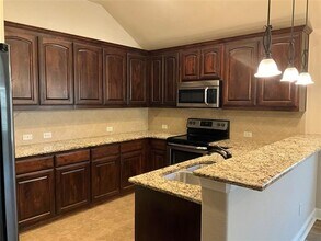 233 Valley View Dr in Waxahachie, TX - Building Photo - Building Photo