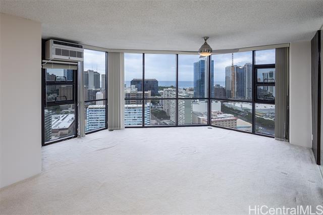 930 Kaheka St in Honolulu, HI - Building Photo - Building Photo