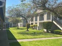 100th Street Apartments in Marysville, WA - Foto de edificio - Building Photo