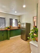 2122 Navarro Ave in Altadena, CA - Building Photo - Building Photo