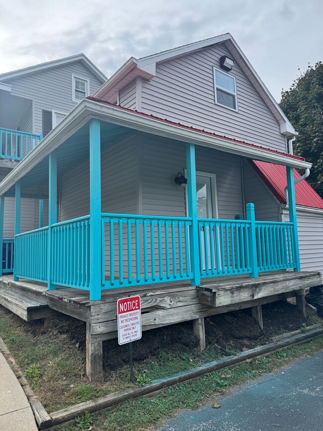 property at 1301 S Queen St