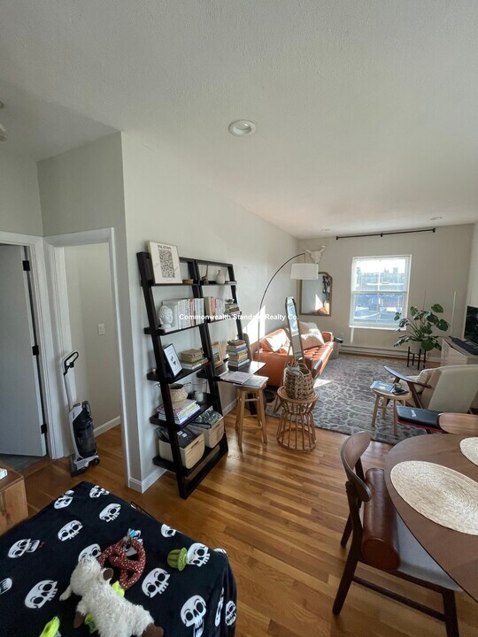 3 Worcester Sq, Unit 9 in Boston, MA - Building Photo