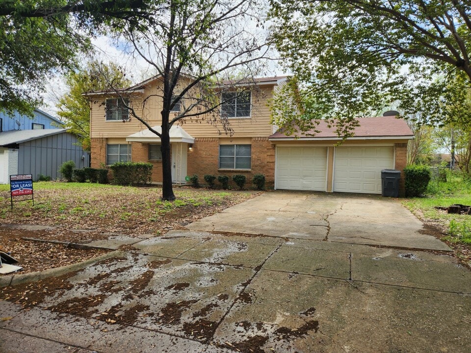 528 Shadyway Dr in Dallas, TX - Foto de edificio