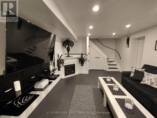 property at 32 Ontoro Blvd