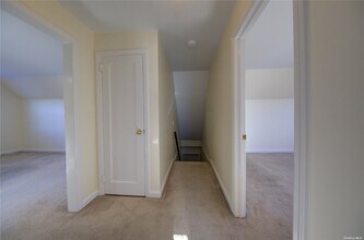933 Naple Ave-Unit -2 in Franklin Square, NY - Building Photo - Building Photo